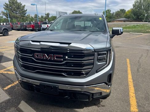 Used 2023 GMC Sierra 1500 SLT w/ SLT Premium Plus Package AWD/4WD image 4