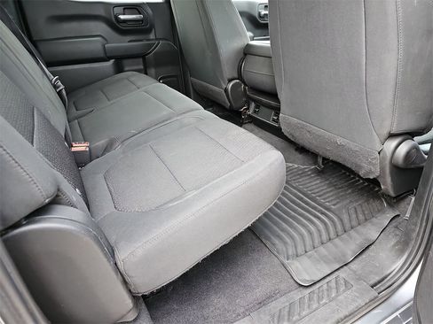 Used 2020 Chevrolet Silverado 1500 Custom w/ Custom Value Package image 11