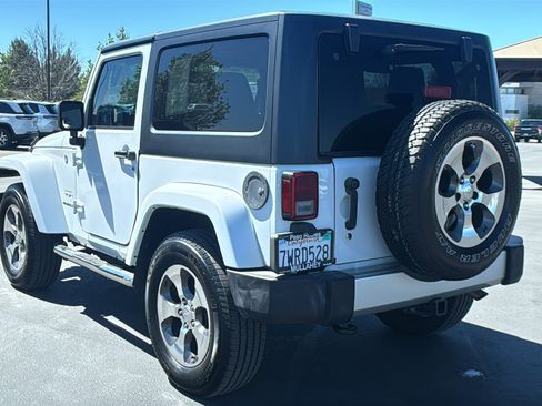 Used 2017 Jeep Wrangler Sahara w/ Connectivity Group image 5