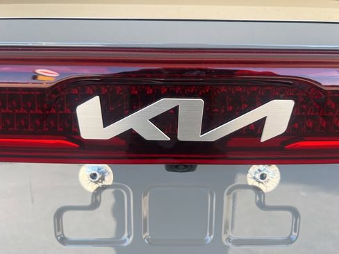 Certified 2024 Kia Carnival SX image 32