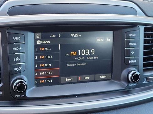 Used 2020 Kia Sorento LX image 26