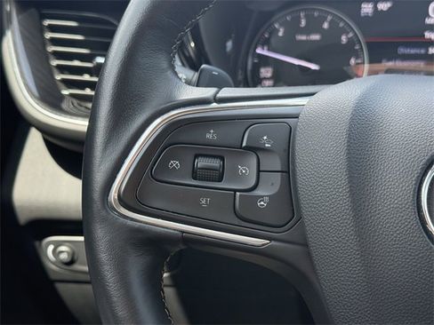 Used 2023 Buick Envision Essence image 24