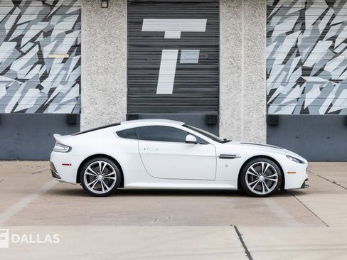 Used 2011 Aston Martin V12 Vantage Coupe image 21