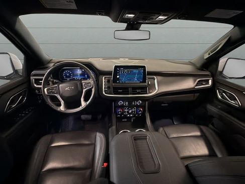 Used 2022 Chevrolet Tahoe Z71 w/ Luxury Package AWD/4WD image 9