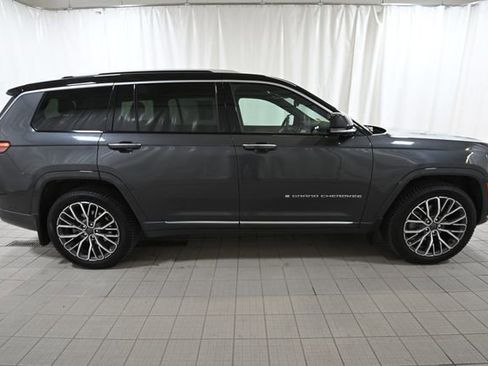 Used 2024 Jeep Grand Cherokee L Summit AWD/4WD image 14
