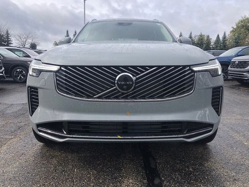 New 2026 Volvo XC90 T8 Plus image 2