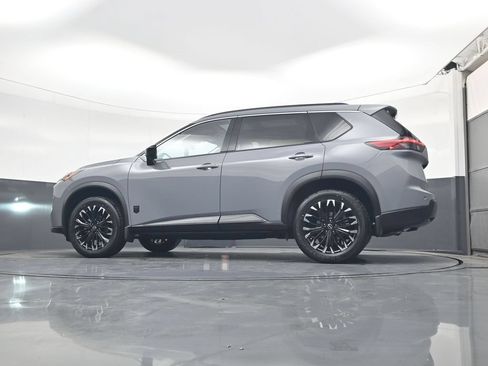 Used 2026 Nissan Rogue Dark Armor FWD image 19