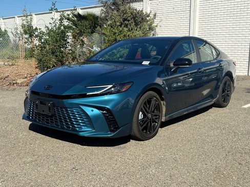 Used 2025 Toyota Camry XSE w/ Premium Plus Package image 1