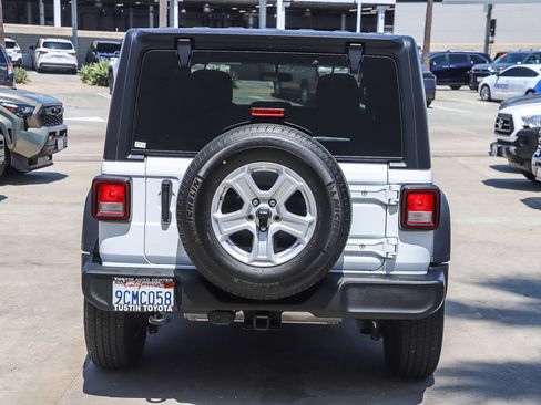 Used 2022 Jeep Wrangler Unlimited Sport AWD/4WD image 6