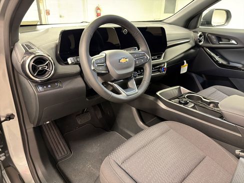 New 2026 Chevrolet Equinox LT w/ Safety and Technology Package FWD image 4