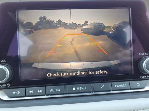 Used 2025 Nissan Rogue SV FWD image 26