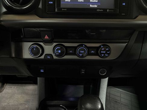 Used 2016 Toyota Tacoma SR5 w/ Exterior Package image 21