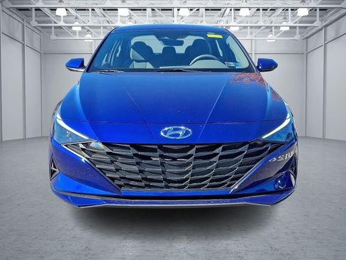 Certified 2023 Hyundai Elantra SEL image 2