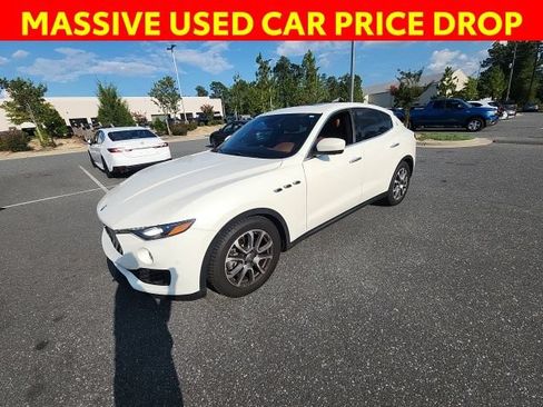Used 2017 Maserati Levante AWD/4WD image 5