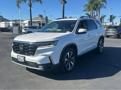 Used 2023 Honda Pilot Elite image 3