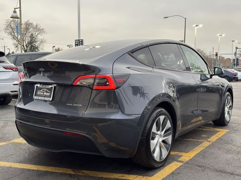 Used 2020 Tesla Model Y Long Range image 14
