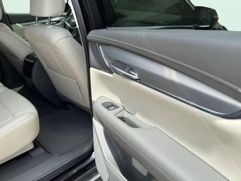 Used 2021 Cadillac XT5 Premium Luxury image 42