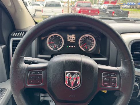 Used 2019 RAM 1500 Classic SLT image 34