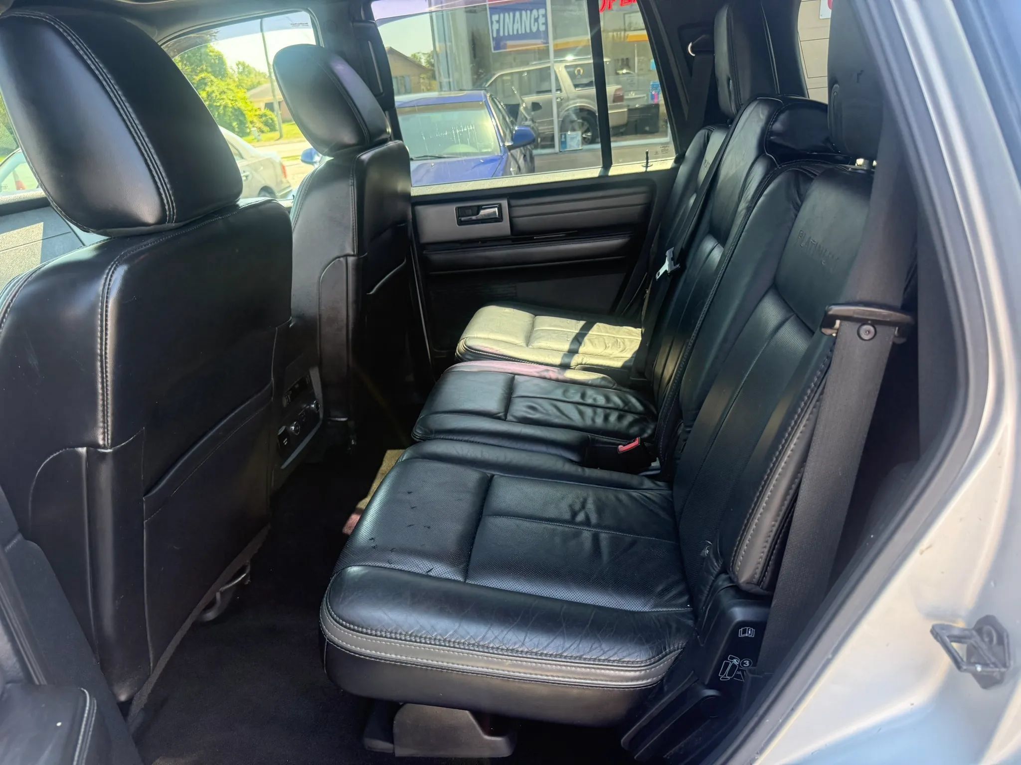 Used 2016 Ford Expedition Platinum AWD/4WD image 18