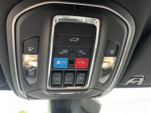 New 2024 Jeep Wagoneer Series II image 18