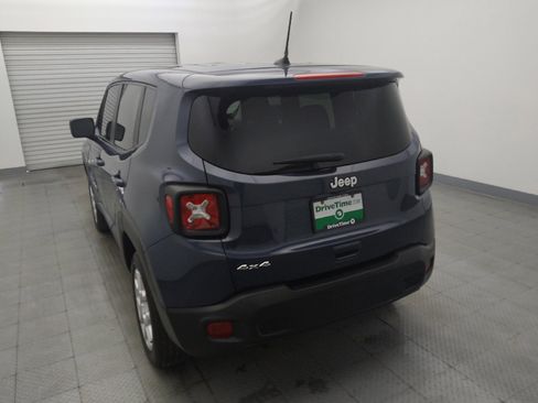 Used 2023 Jeep Renegade Latitude AWD/4WD image 6