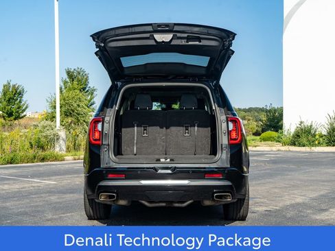 Used 2021 GMC Acadia Denali w/ Denali Ultimate Package image 10
