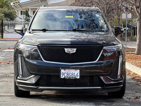 Used 2021 Cadillac XT6 Sport w/ Platinum Package image 10