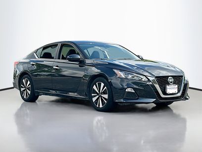 Used 2021 Nissan Altima 2.5 SV