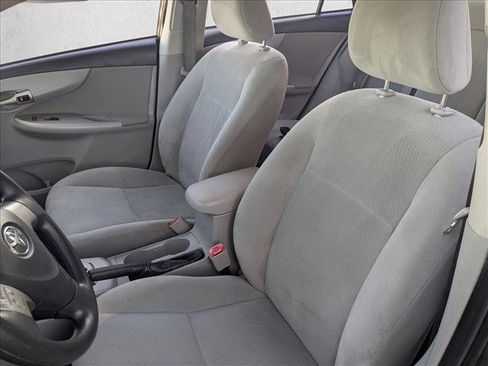 Used 2013 Toyota Corolla LE image 14