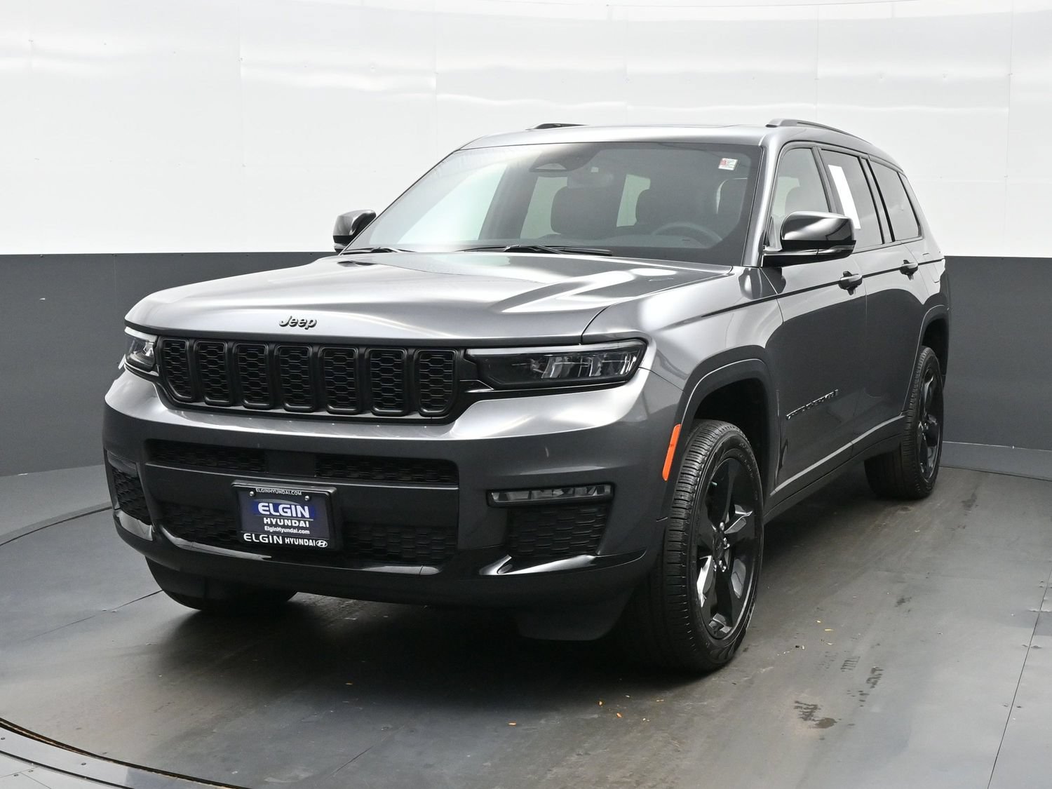 Used 2024 Jeep Grand Cherokee L Limited w/ Black Appearance Package AWD/4WD image 1