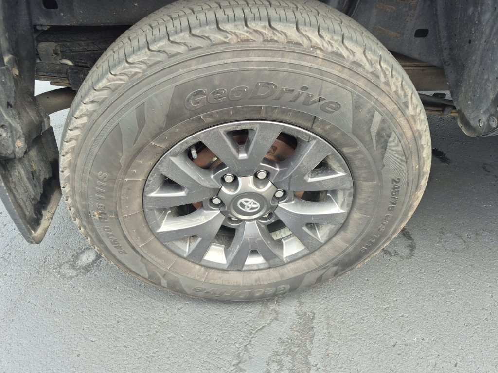 Used 2022 Toyota Tacoma SR5 AWD/4WD image 8