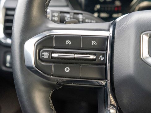 Used 2024 GMC Acadia Elevation image 21