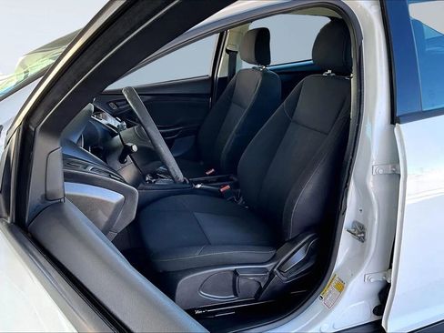 Used 2018 Ford Focus S image 18