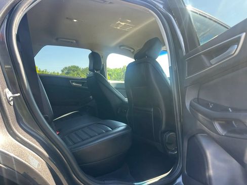Used 2020 Ford Edge SEL w/ Cold Weather Package AWD/4WD image 17