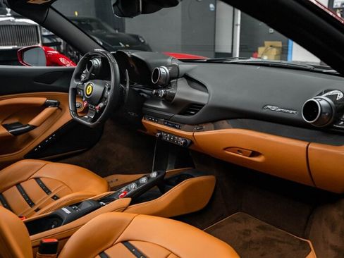 Used 2021 Ferrari F8 Tributo RWD image 36
