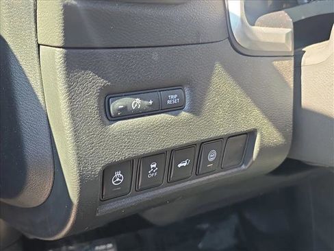 Used 2024 Nissan Murano SL image 8