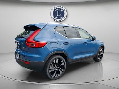 Certified 2024 Volvo XC40 B5 Ultimate w/ Protection Package Premier AWD/4WD image 4