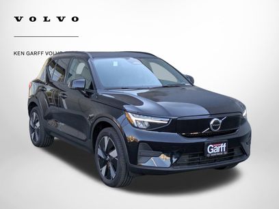 New 2025 Volvo EX40 Core w/ Climate Package