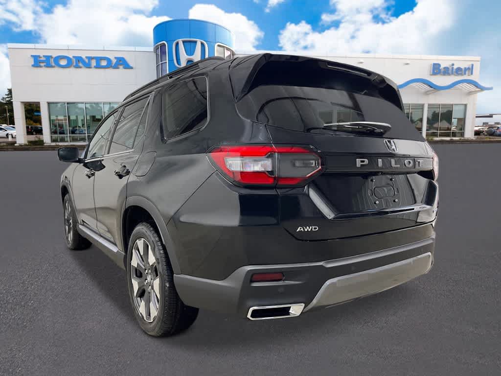 New 2026 Honda Pilot Touring image 3