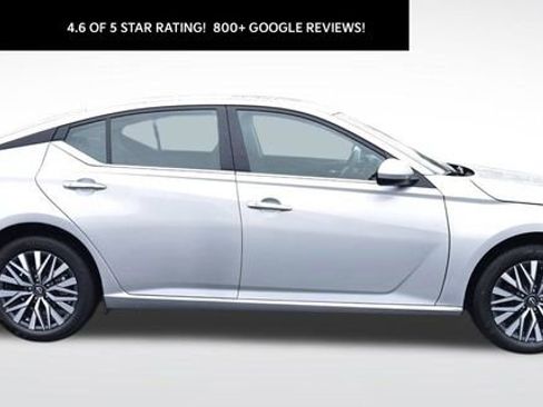 Used 2025 Nissan Altima 2.5 SV w/ SV Premium Package AWD/4WD image 5
