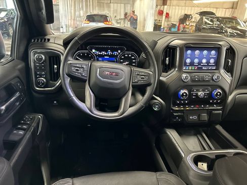 Used 2022 GMC Sierra 1500 AT4 w/ AT4 Premium Package AWD/4WD image 17