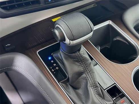 Used 2021 Toyota Sienna XLE w/ XLE Plus Package image 17