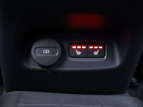 Used 2023 Volvo XC40 B5 Plus w/ Driver Assist Package image 29