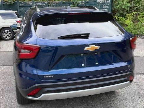 Certified 2024 Chevrolet Trax LT FWD image 7