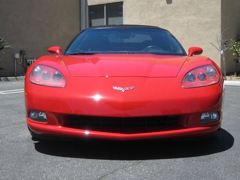 Used 2008 Chevrolet Corvette Convertible w/ Preferred Equipment Group RWD image 9