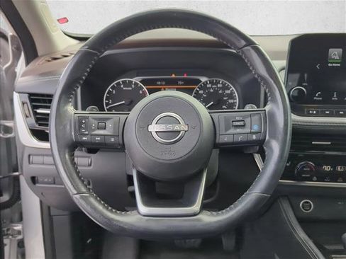 Used 2023 Nissan Rogue SL w/ SL Premium Package image 16