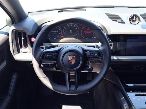 New 2026 Porsche Cayenne Coupe AWD/4WD image 15