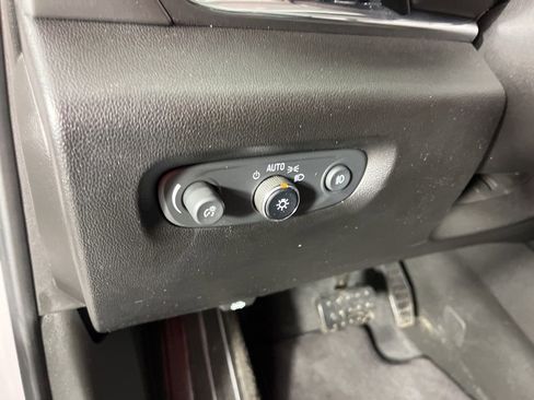 Used 2019 Chevrolet Traverse LT image 30