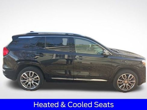Used 2022 GMC Terrain Denali w/ Denali Premium Package image 8