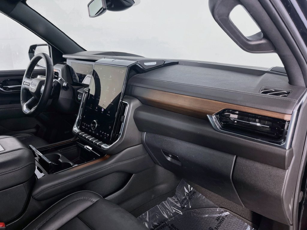 Used 2025 GMC Yukon Denali AWD/4WD image 34